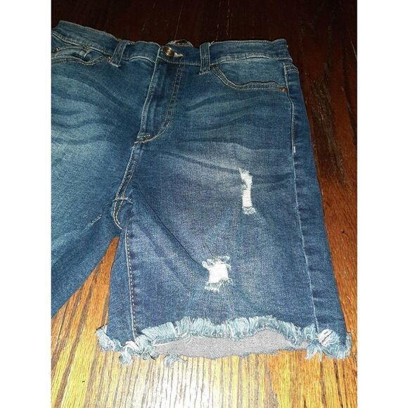 Junior Jr Sz 7 28" Waist Celebrity Pink Bermuda Distressed Denim Blue Jean Short - Picture 2 of 5